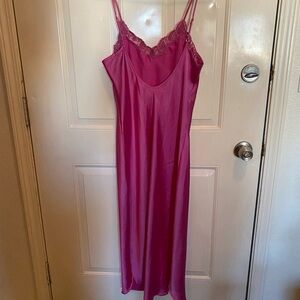 Chic Fuchsia Lace-Trimmed Slip Dress